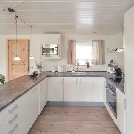 Beautiful In With Kitchen *