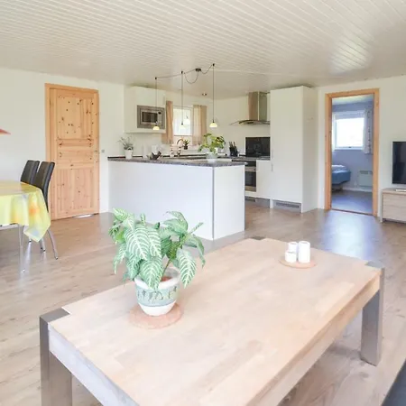 Vakantiehuis Beautiful In With Kitchen